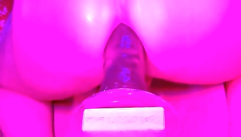 Amateur solo fuck with a large dildo making her cum