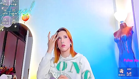 Red head with a sexy lingerie and stockings in hot solo video