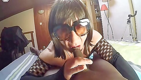 Ebony rod with a deepthroat sucking in this homemade video