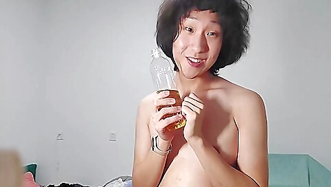 Japanese chick with a sexy body gets fucked in pussy