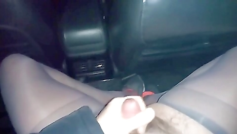 Sexy babe rides a hard cock in the car in amateur porn