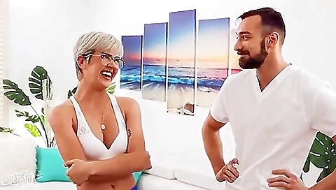 Guy fucks tranny in missionary pose in bareback sex