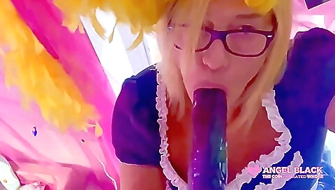 British amateur girl gets her pussy fucked with a toy