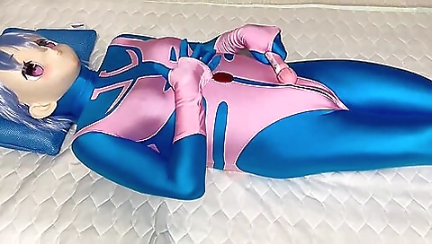 Amateur stripper makes a cumshot with a masturbation toy