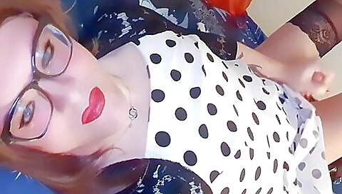 Red-haired babe masturbating in a homemade solo video